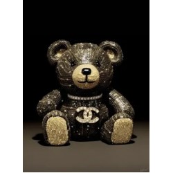 Glasschilderij Chanel Beer diamanten ketting | 004